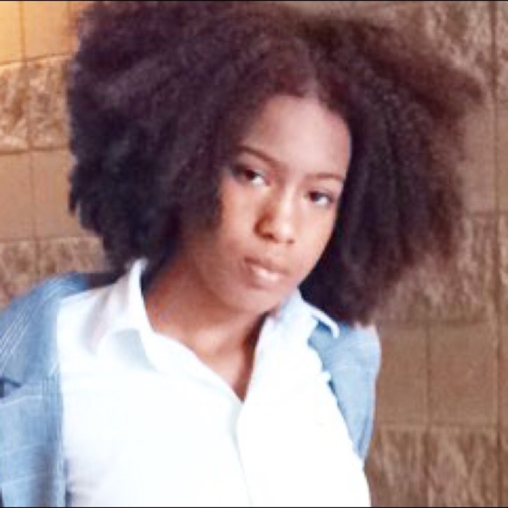 Meet your Posher, Alexia